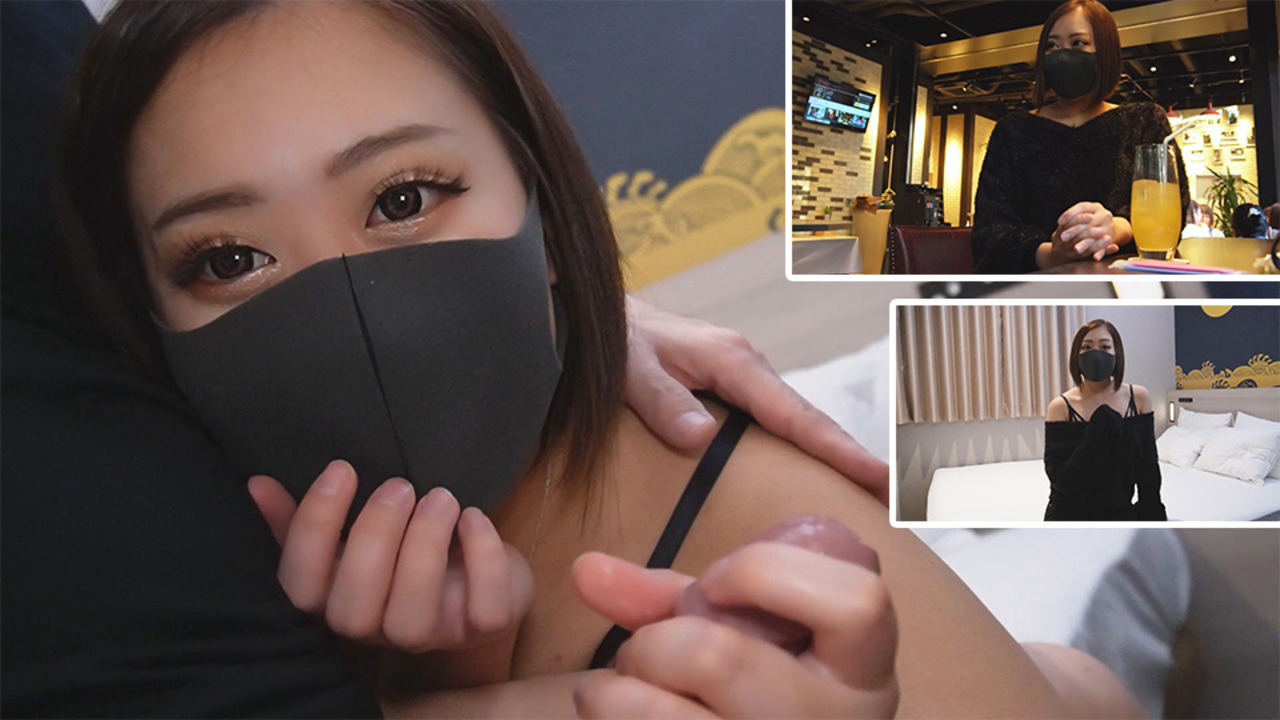 Blowjob: Japanese University Student Who Wants to Hide Her Face with a Mask